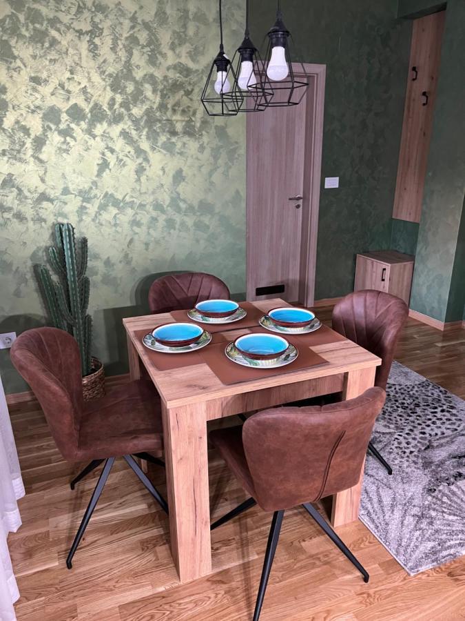 Jungle Lux Apartment Čačak Eksteriør billede